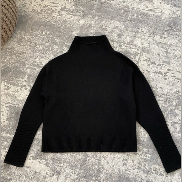 Aritzia Cashmere Cyprie Sweater, size M - Picture 2 of 5